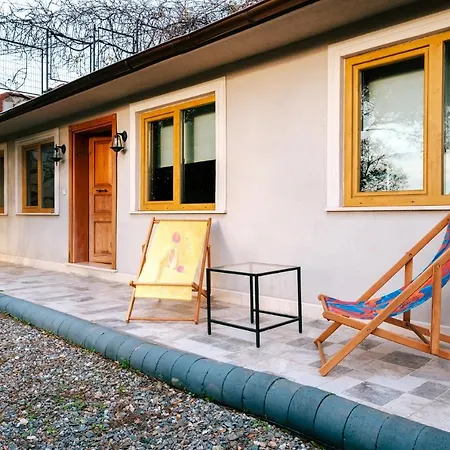 House With Garden And Bosphorus View In Kuzguncuk Βίλα