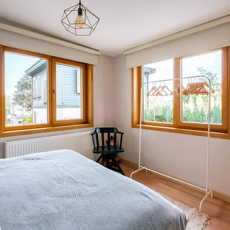 Villa House With Garden And Bosphorus View In Kuzguncuk Provincia di Istanbul